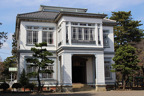 陸上自衛隊習志野駐屯地内の空挺館