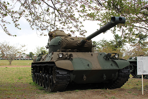陸上自衛隊土浦駐屯地・武器学校展示の61式戦車