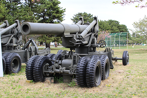 陸上自衛隊土浦駐屯地・武器学校展示の203mmりゅう弾砲M2(米国供与)