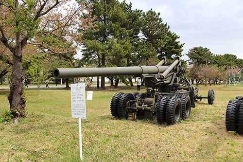 陸上自衛隊土浦駐屯地・武器学校展示の155mm加農砲M2(米国供与)