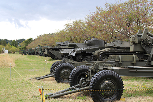 陸上自衛隊土浦駐屯地・武器学校での屋外展示の裏側からの写真