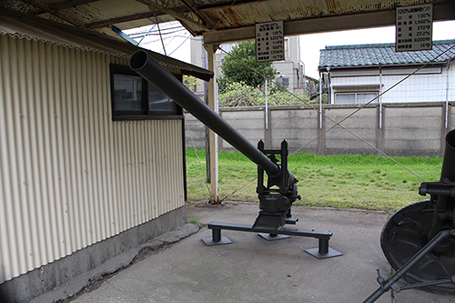 陸上自衛隊土浦駐屯地・武器学校での屋外展示のM27型105mm無反動砲(米国)