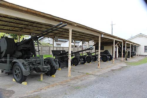 陸上自衛隊土浦駐屯地・武器学校での大砲などの屋外展示