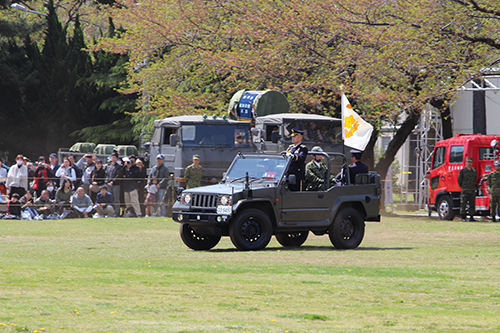 第1空挺団創立60周年・習志野駐屯地創設67周年記念行事での空挺団長入場