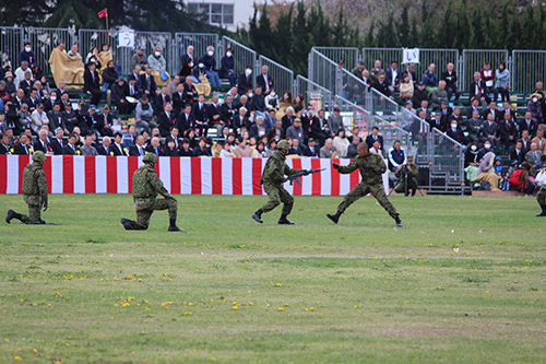 第1空挺団創立60周年・習志野駐屯地創設67周年記念行事での格闘技の実演