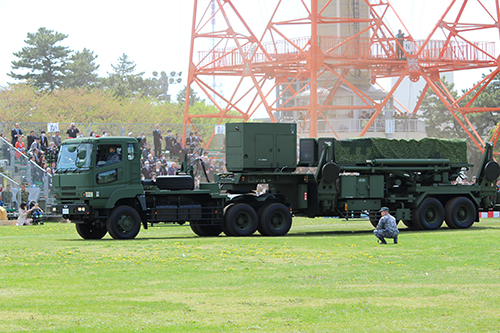 習志野駐屯地創設67周年記念行事での航空自衛隊習志野分屯基地・第１高射群第１高射隊のペトリオットのパレード(検閲行進)