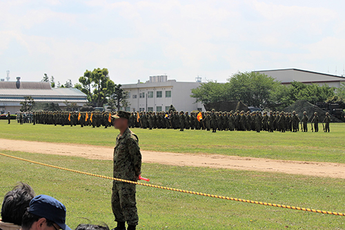 陸上自衛隊下志津駐屯地創設63周年記念行事「つつじ祭り」式典での自衛官整列。