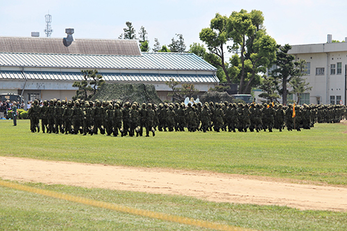 陸上自衛隊下志津駐屯地創設63周年記念行事「つつじ祭り」式典での隊員退場。