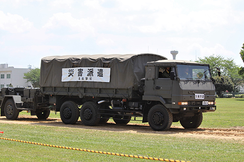 陸上自衛隊下志津駐屯地創設63周年記念行事「つつじ祭り」式典での高射学校の災害派遣関連車両。