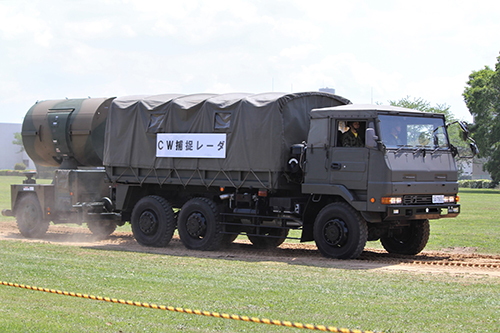 陸上自衛隊下志津駐屯地創設63周年記念行事「つつじ祭り」式典での高射学校のCW捕捉レーダー搭載車両。
