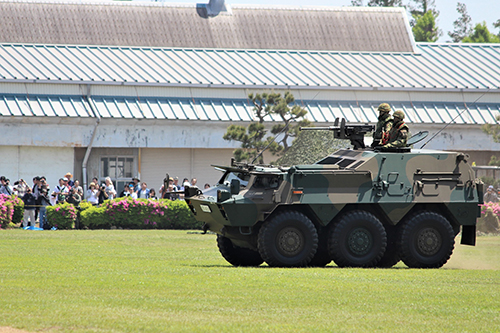 陸上自衛隊下志津駐屯地創設63周年記念行事「つつじ祭り」式典での高射学校のアトラクション・82式指揮通信車。