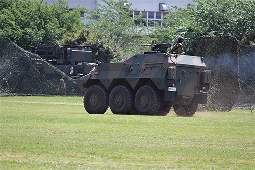 陸上自衛隊下志津駐屯地創設63周年記念行事「つつじ祭り」式典での高射学校のアトラクション・82式指揮通信車。