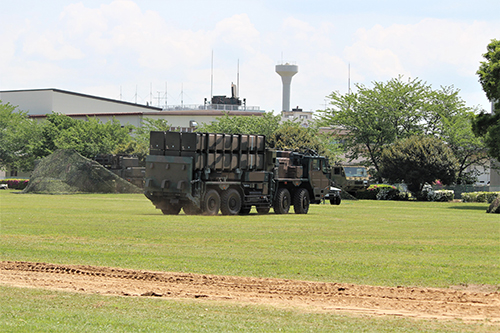 陸上自衛隊下志津駐屯地創設63周年記念行事「つつじ祭り」式典での高射学校のアトラクション・03式中距離地対空誘導弾搭載車両。