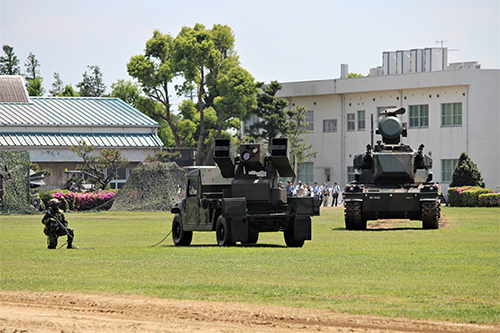 陸上自衛隊下志津駐屯地創設63周年記念行事「つつじ祭り」式典での高射学校のアトラクション・11式短距離地対空誘導弾搭載車両。