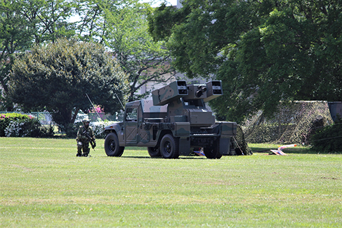 陸上自衛隊下志津駐屯地創設63周年記念行事「つつじ祭り」式典での高射学校のアトラクション・11式短距離地対空誘導弾搭載車両。