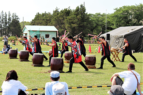 陸上自衛隊下志津駐屯地創設63周年記念行事「つつじ祭り」での高射学校の太鼓演奏