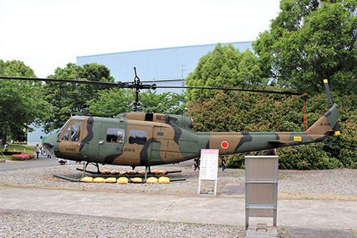 霞ケ浦駐屯地広報展示場の汎用ヘリのUH-1H。