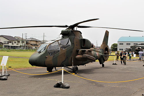 陸上自衛隊航空学校霞ヶ浦校の観測ヘリOH-1「ニンジャ」