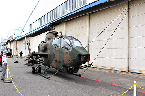 陸上自衛隊航空学校霞ヶ浦校の対戦車ヘリAH-1S「コブラ」