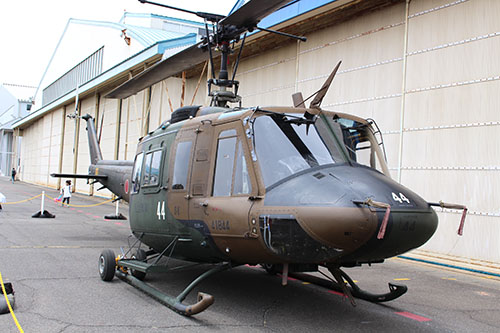 航空学校霞ヶ浦校の汎用ヘリUH-1J。