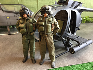 21stCenturyToysのAH-6アクションフィギュアと