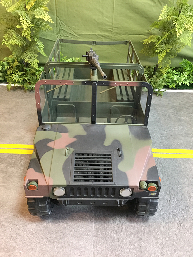 21stCenturyToysのHumveeトラック正面