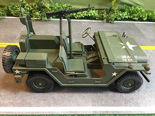 21stCenturyToysのM151A2ジープ右側01